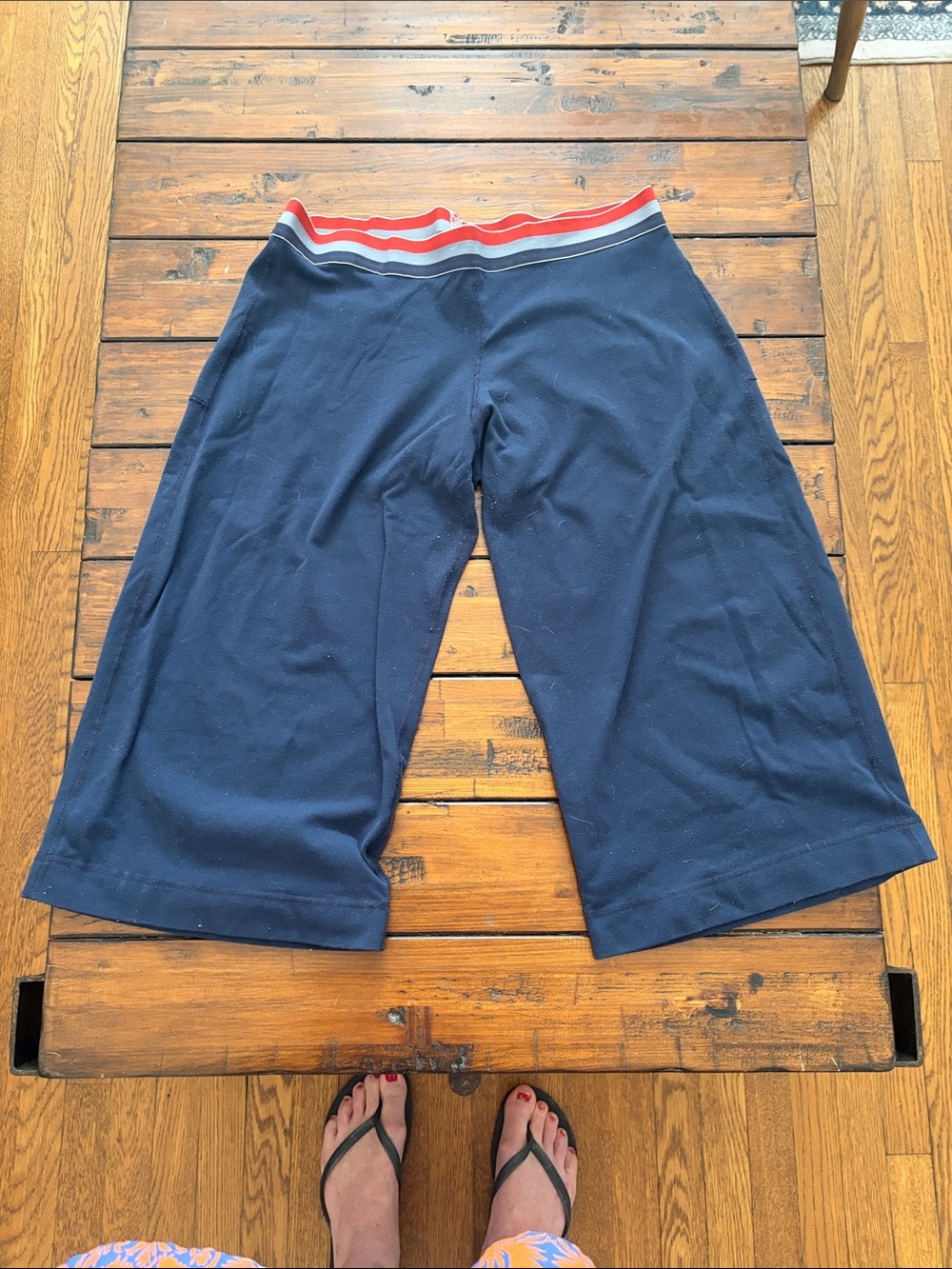 Vintage 2005 - lululemon athletica Navy Cropped Wide-Leg below the knee